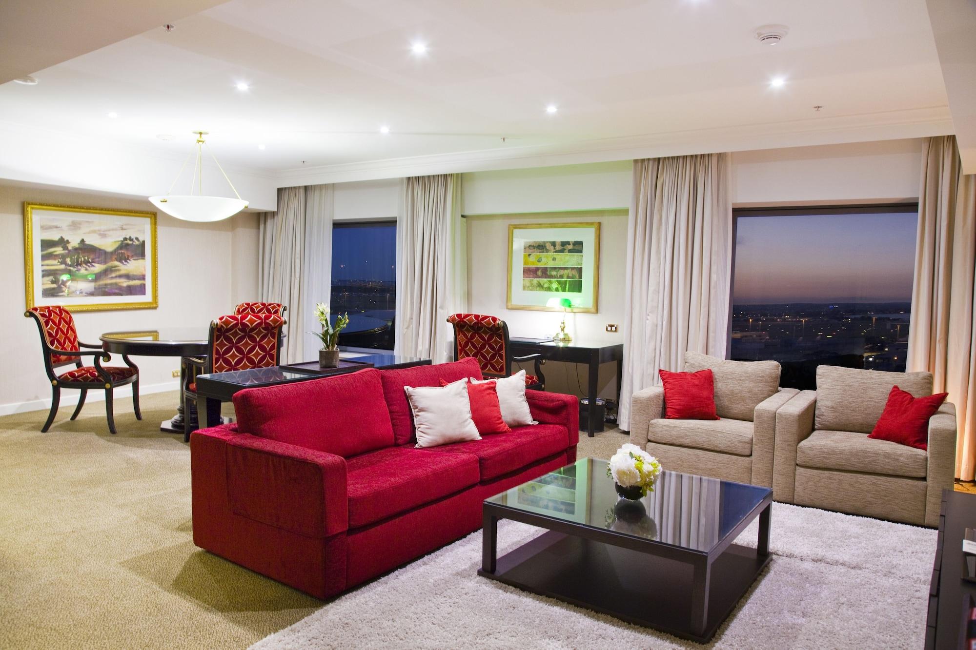 Stamford Plaza Sydney Airport Hotel & Conference Centre Exterior photo A suite at the Four Seasons Hotel, Johannesburg