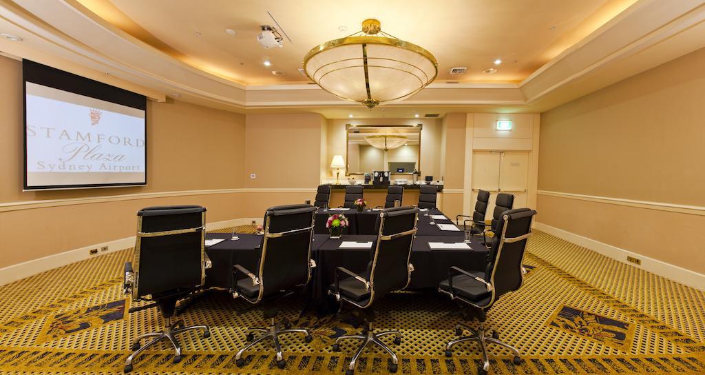 Stamford Plaza Sydney Airport Hotel & Conference Centre Exterior photo Meeting room
