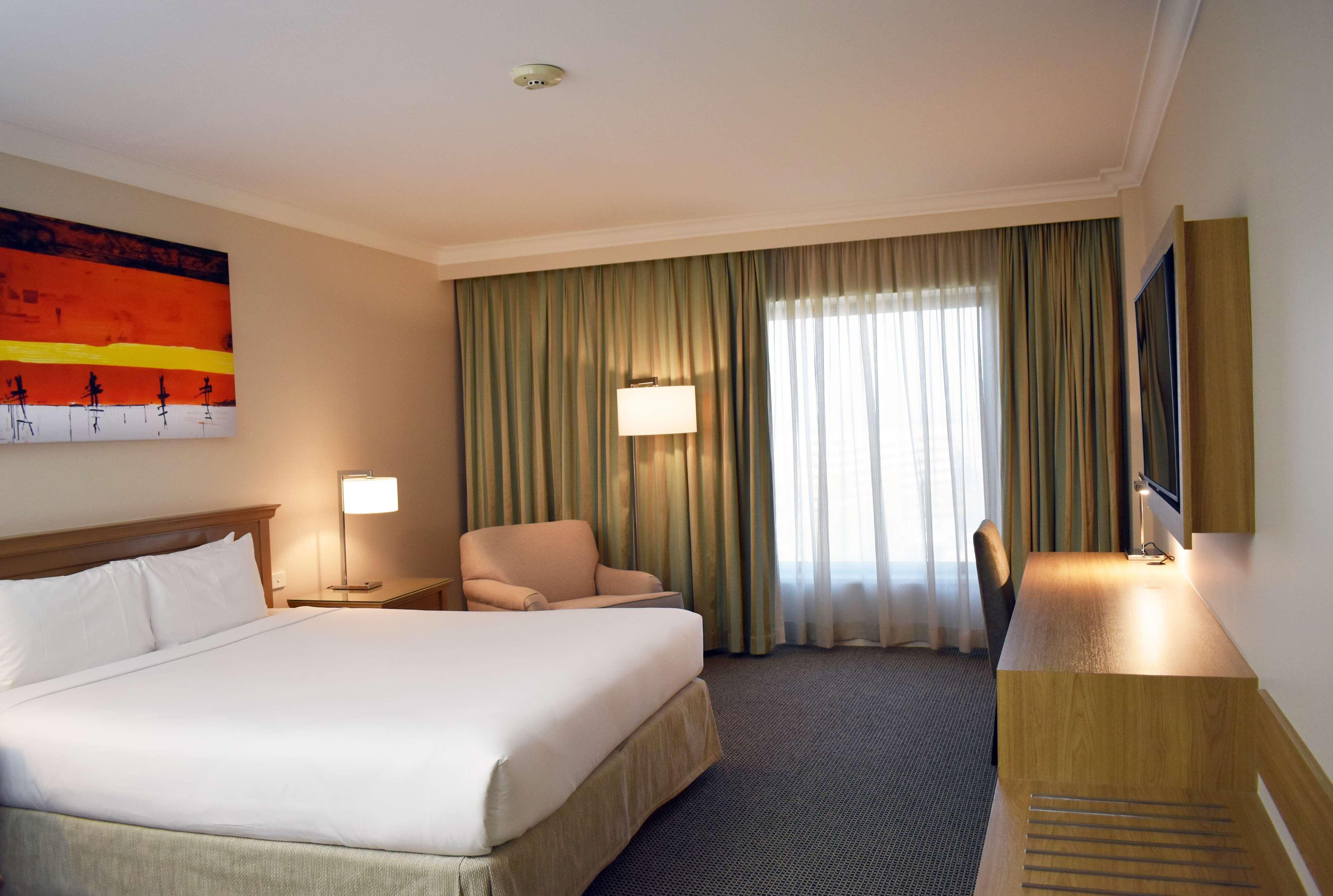 Stamford Plaza Sydney Airport Hotel & Conference Centre Exterior photo