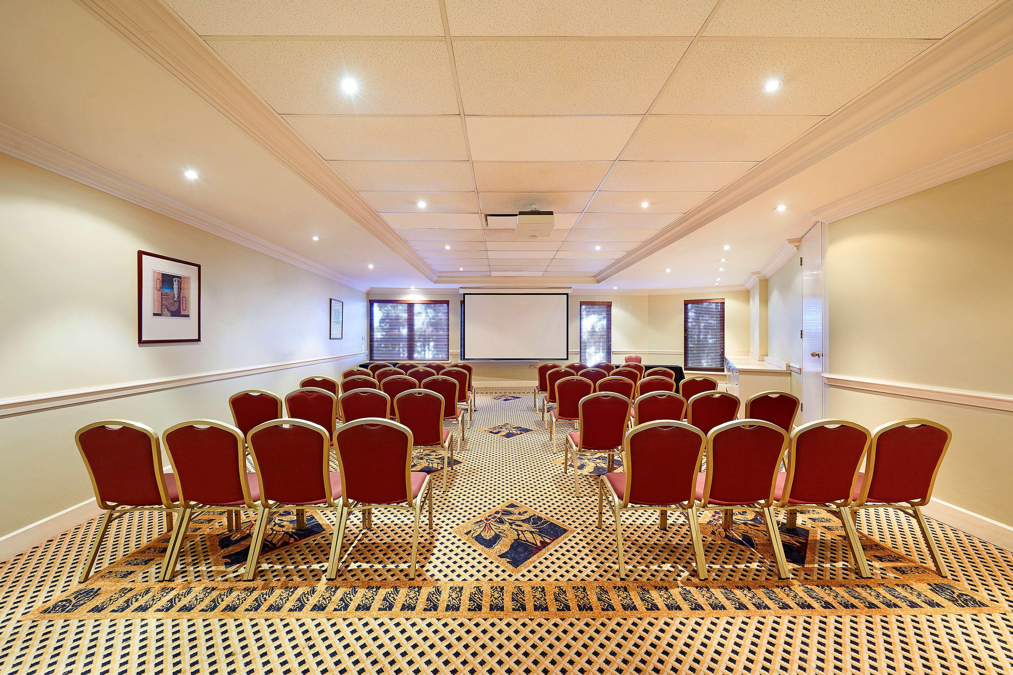 Stamford Plaza Sydney Airport Hotel & Conference Centre Exterior photo The meeting room