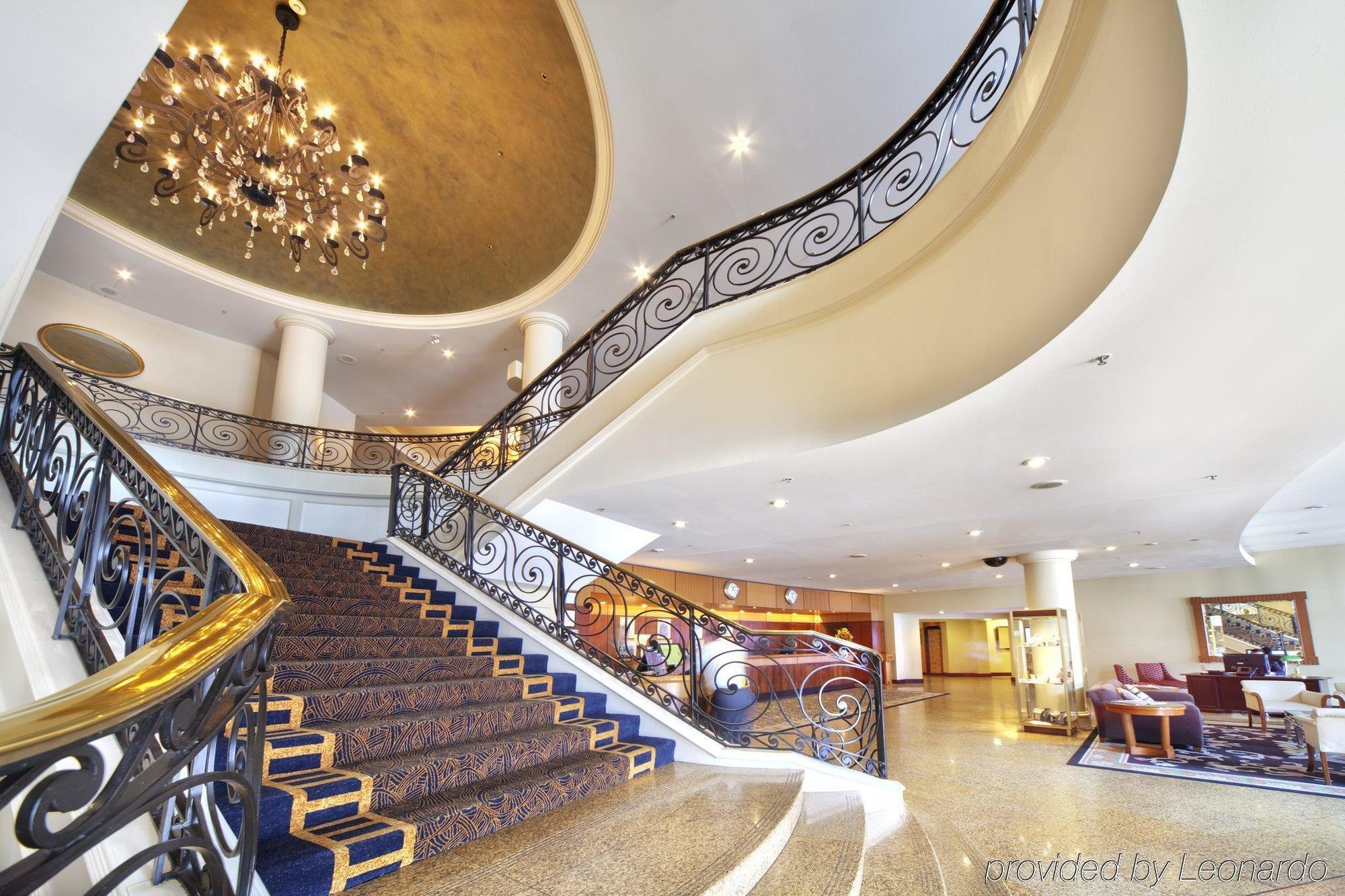 Stamford Plaza Sydney Airport Hotel & Conference Centre Interior photo Interior of the hotel