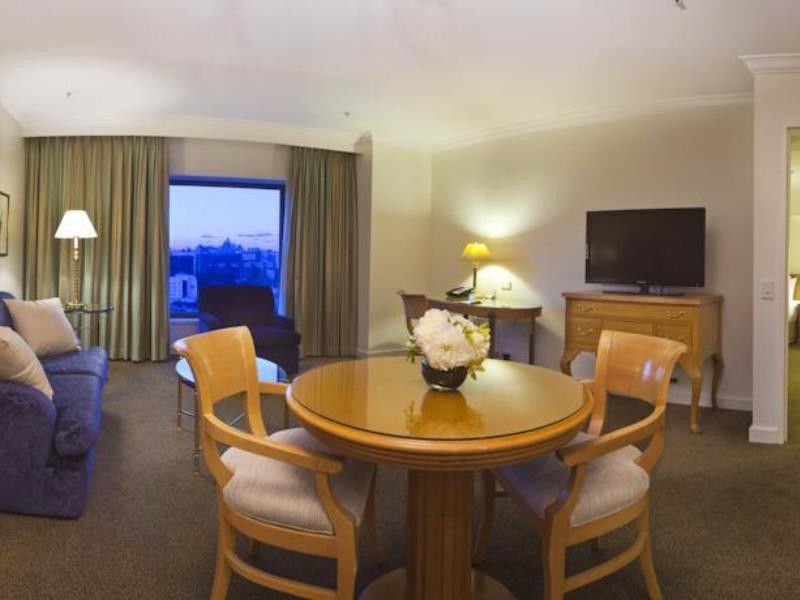 Stamford Plaza Sydney Airport Hotel & Conference Centre Exterior photo A suite at the Hilton San Francisco